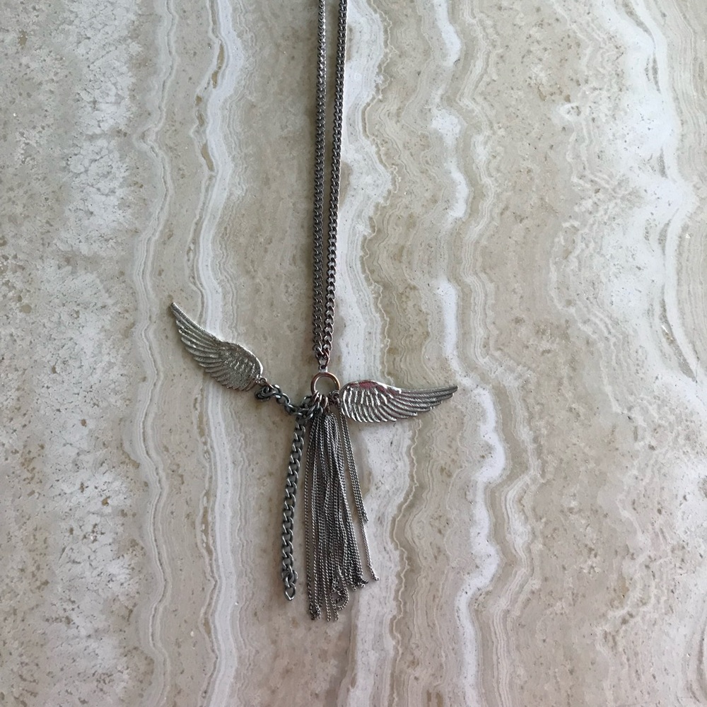 SILVER TONE ANGEL WING NECKLACE